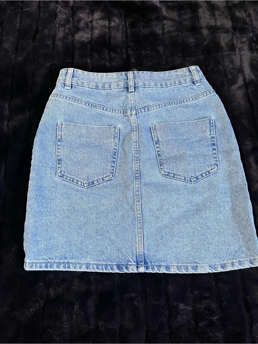 ASOS Women’s Light Wash Denim Mini Skirt Size 4 NWOT